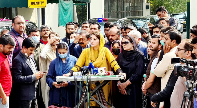 اعلی عدلیہ پر دھبہ ہیں